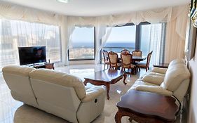Beautiful Sea View Apartment